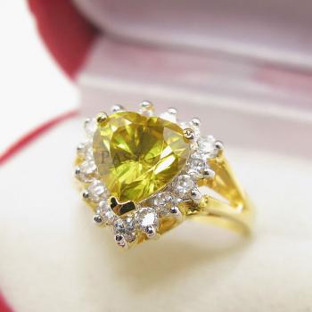 แหวนพลอยบุษราคัม พลอยสีเหลือง เจียรรูปหัวใจ #1