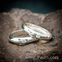 ชุดแหวนคู่รัก แหวนเงินเกลี้ยงหน้าโค้ง หน้ากว้าง 4 มิล ฝังเพชร 1 เม็ด
