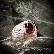 แหวนโกเมน แหวนผู้ชาย แหวนมอญ แกะสลักลายไทย ฝังพลอยโกเมน พลอยสีแดงก่ำ  แหวนเงินแท้ รุ่นเล็ก