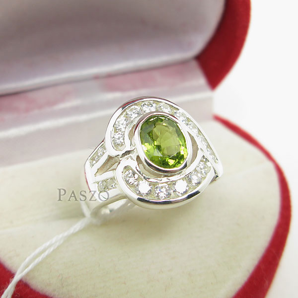 แหวนพลอยสีเขียวมะกอก ล้อมเพชร แหวนผู้หญิง #2
