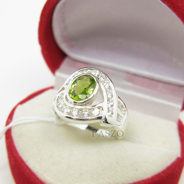 แหวนพลอยสีเขียวมะกอก ล้อมเพชร แหวนผู้หญิง #3